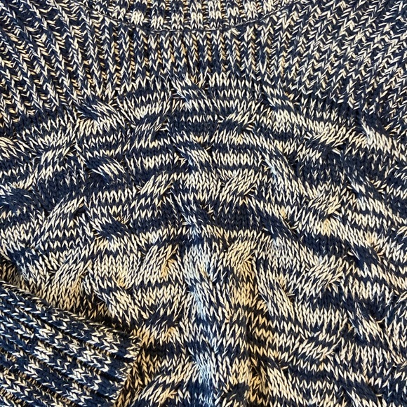 Guess - Cowlneck Cozy Swester - Picture 4 of 7